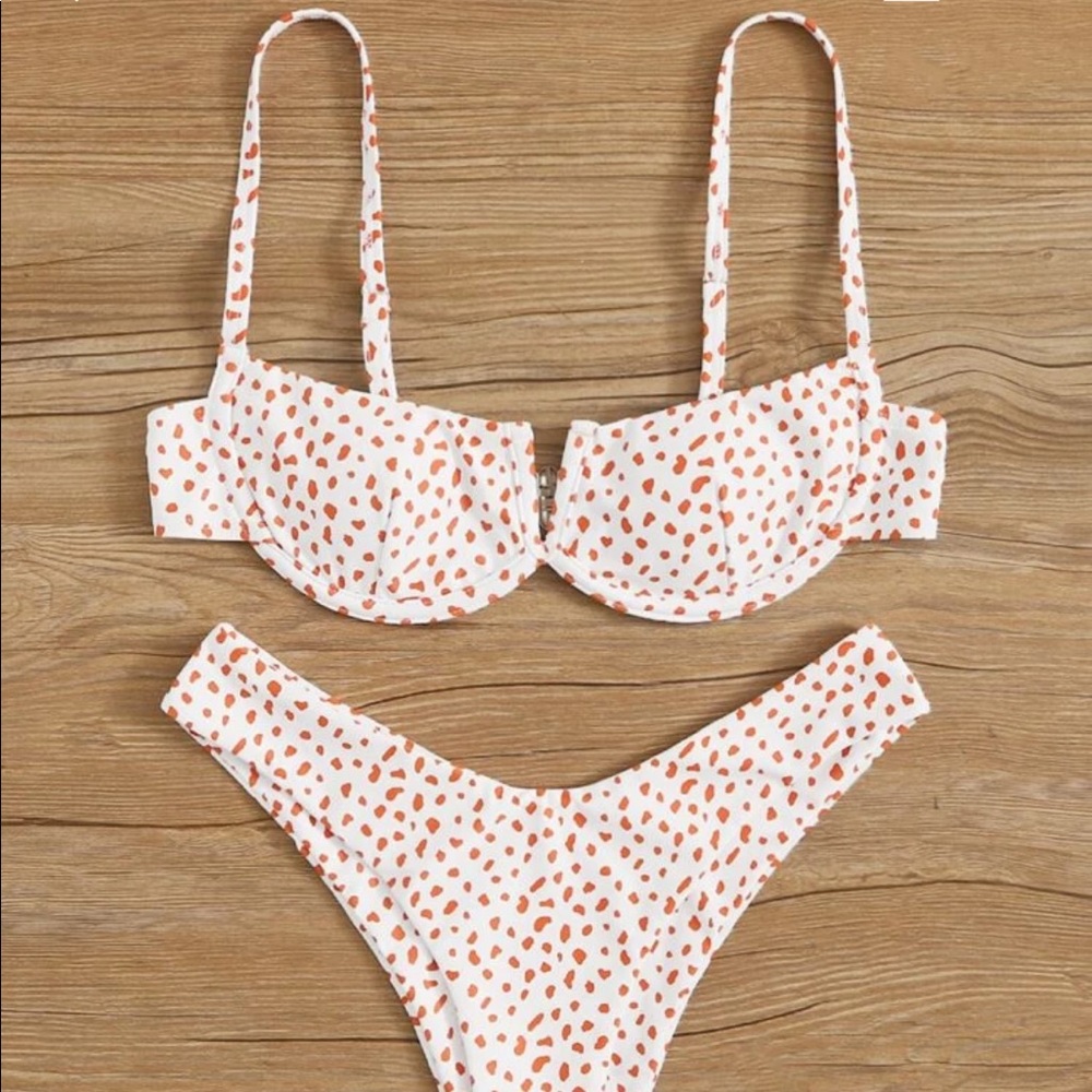 Flattering bikini - Picture 2 of 2